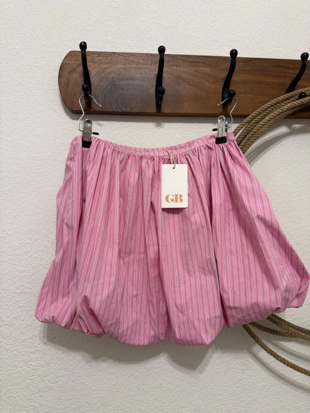 New with tags GB Pink Striped Bubble Mini Skirt ✨